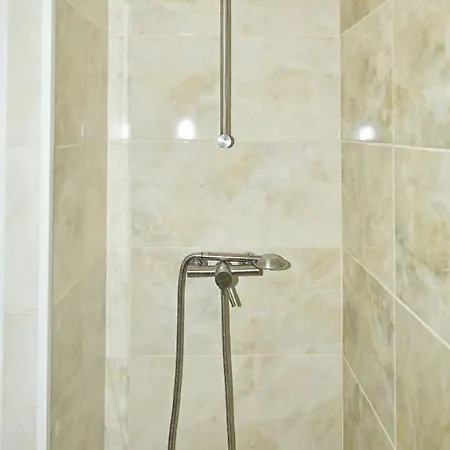 Cozy And Bright Apartmant In Downtown Апартаменты